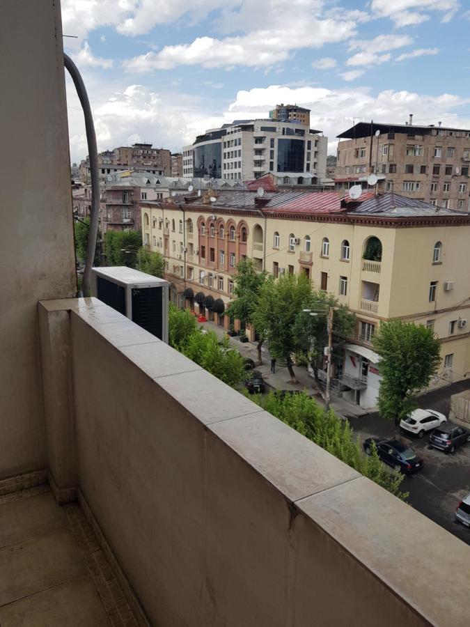 Apartment-14 In The Center Of يريفان المظهر الخارجي الصورة